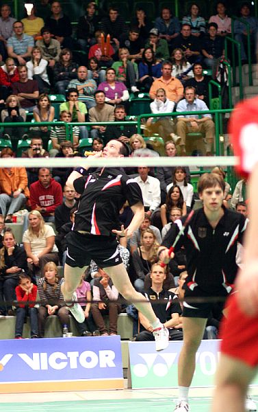 Ingo Kindervater und Michael Fuchs beim Badminton-Länderspiel Deutschland - England in Wuppertal, Foto: Frank Kossiski