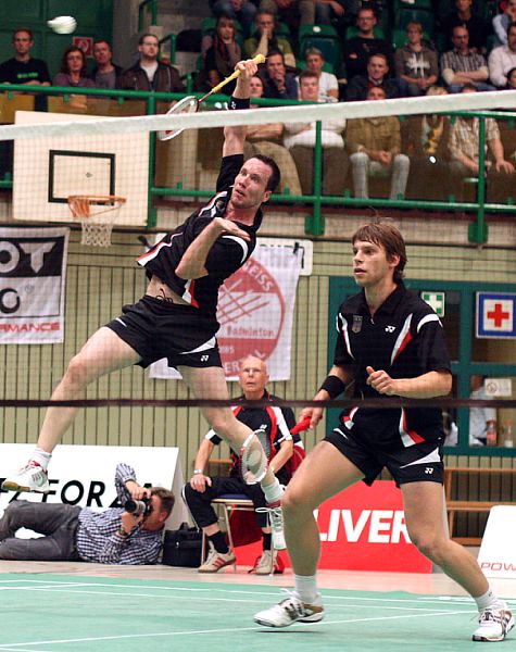 Ingo Kindervater und Michael Fuchs beim Badminton-Länderspiel Deutschland - England in Wuppertal, Foto: Frank Kossiski