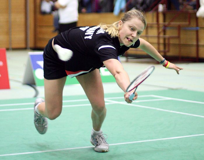 Juliane Schenk beim Badminton-Länderspiel Deutschland - England in Erlangen, Foto: Frank Kossiski